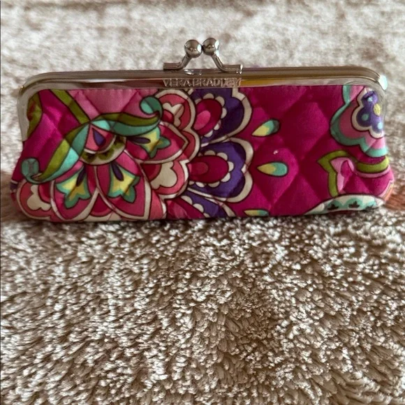 VERA BRADLEY - Picture 2 of 9